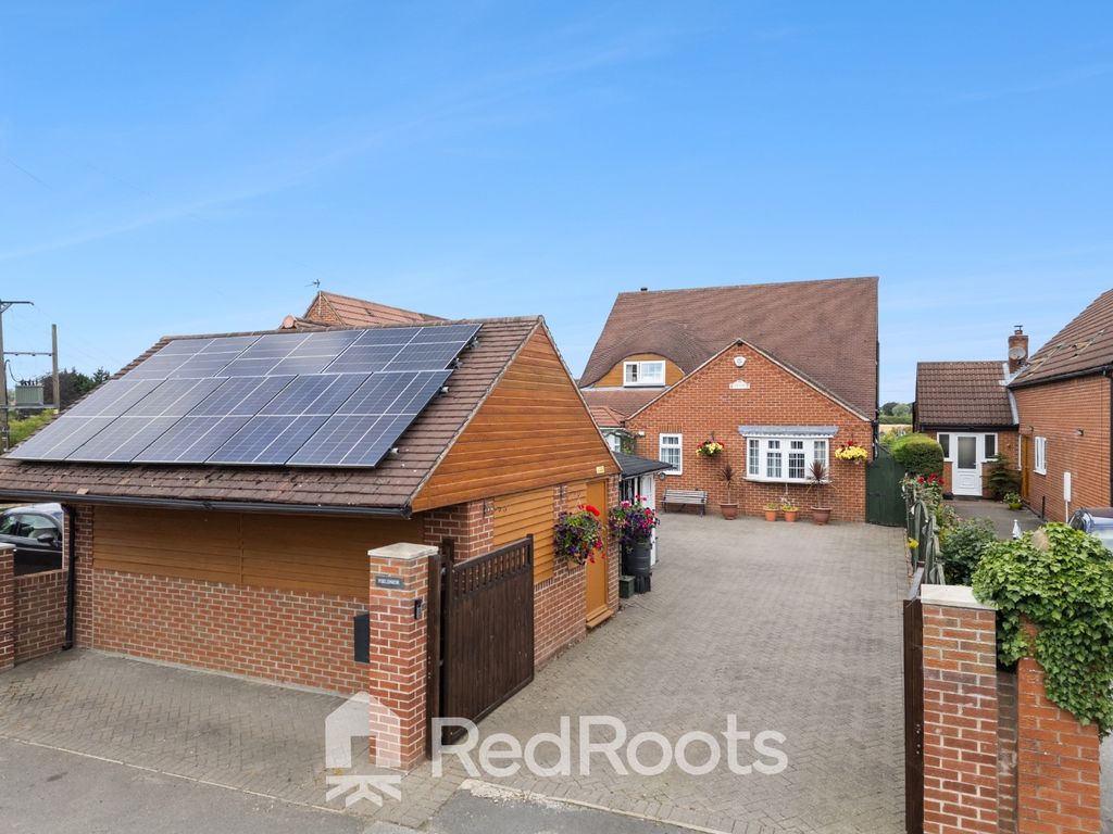 Property photo 2 of 46 5225943