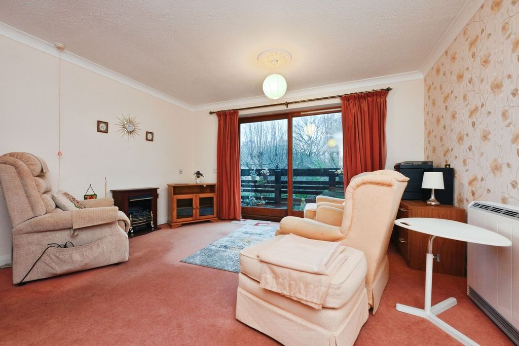 Property photo 2 of 16