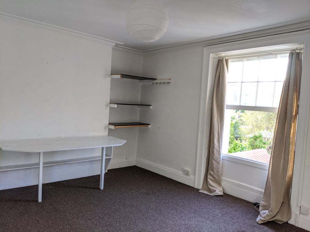 Property photo 3 of 12 Photo 2