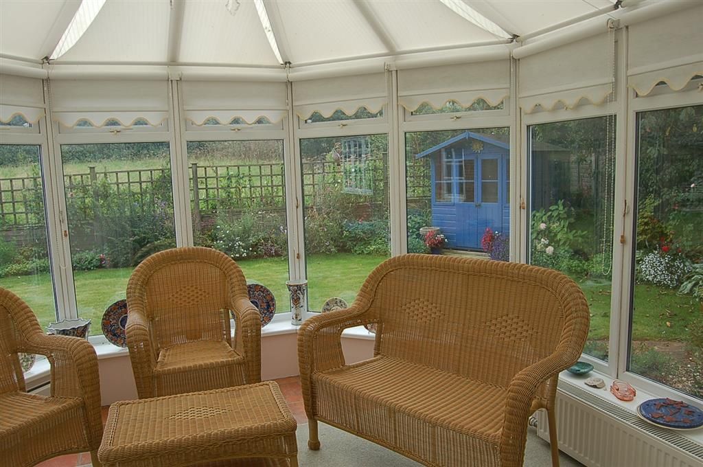 Property photo 3 of 9 Conservatory