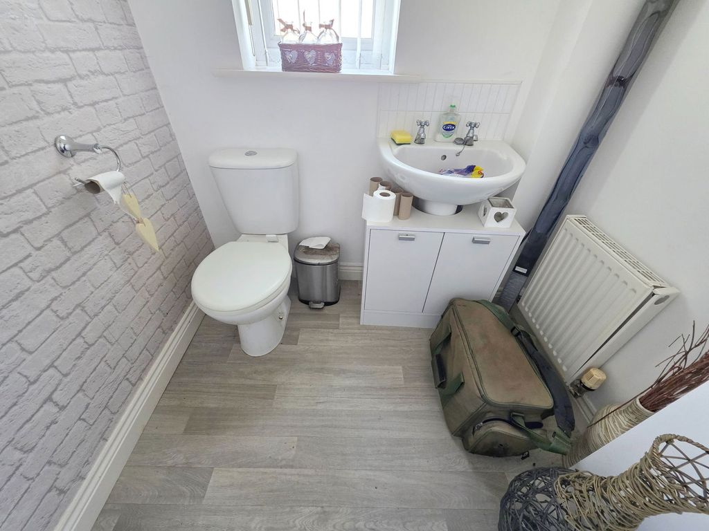 Property photo 2 of 13