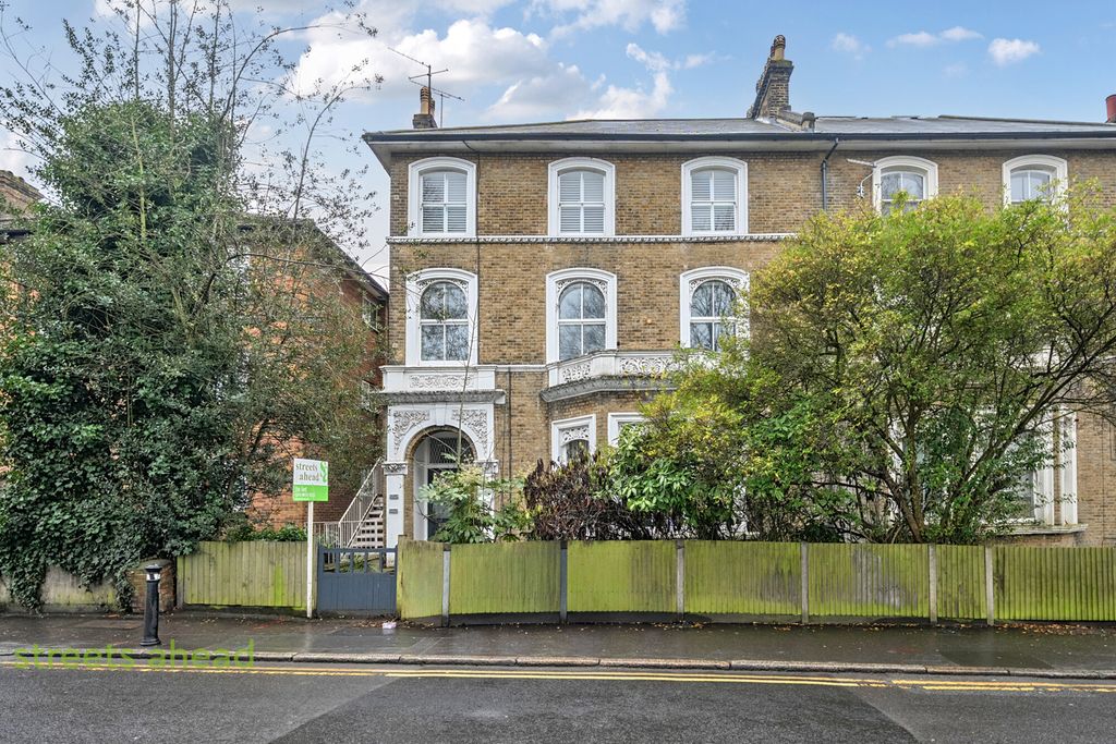 Property photo 2 of 20 5946ee3F-ce42-470...