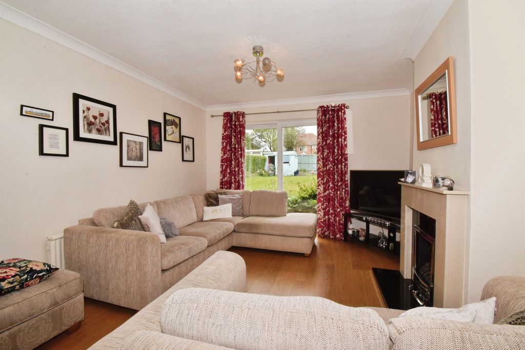 Property photo 3 of 23