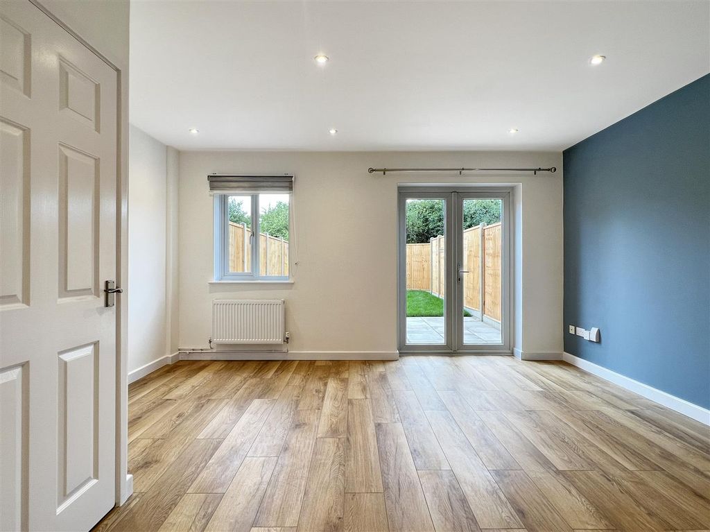 Property photo 3 of 11 A52d950Bf33cd58F9515Ac9c8c7A966A74A483cc.Jpg