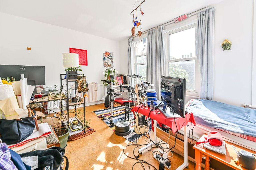 Property photo 2 of 8