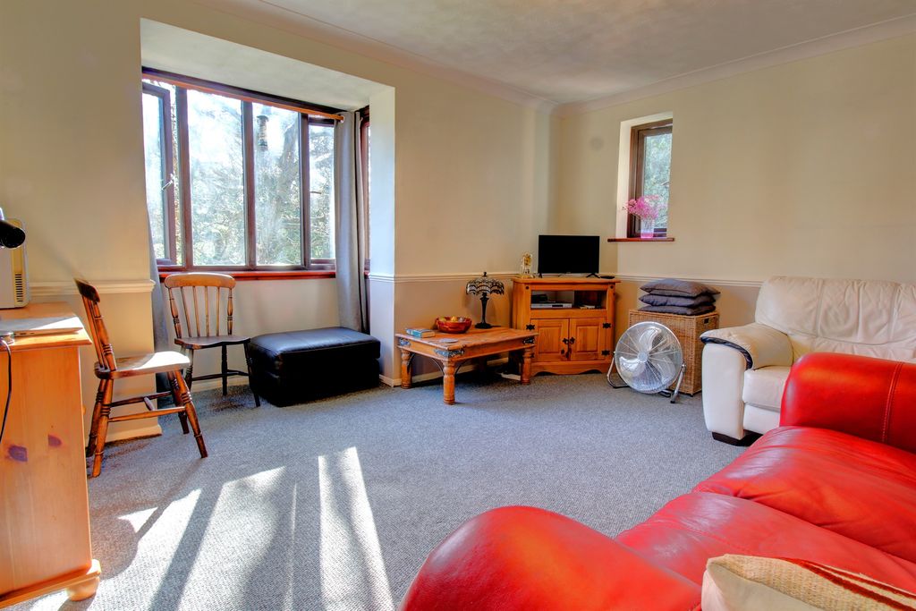 Property photo 3 of 7