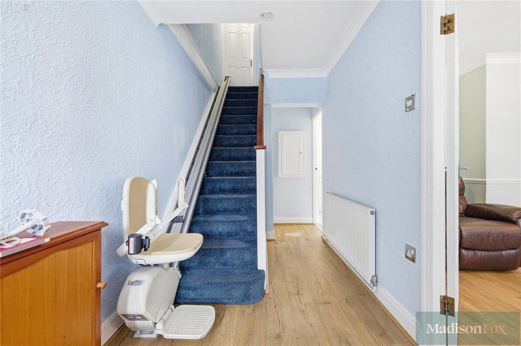 Property photo 2 of 32 Picture No. 07