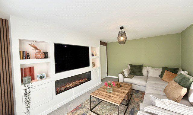 Property photo 2 of 22 Lounge