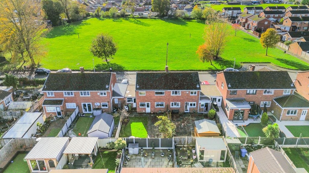 Property photo 2 of 26