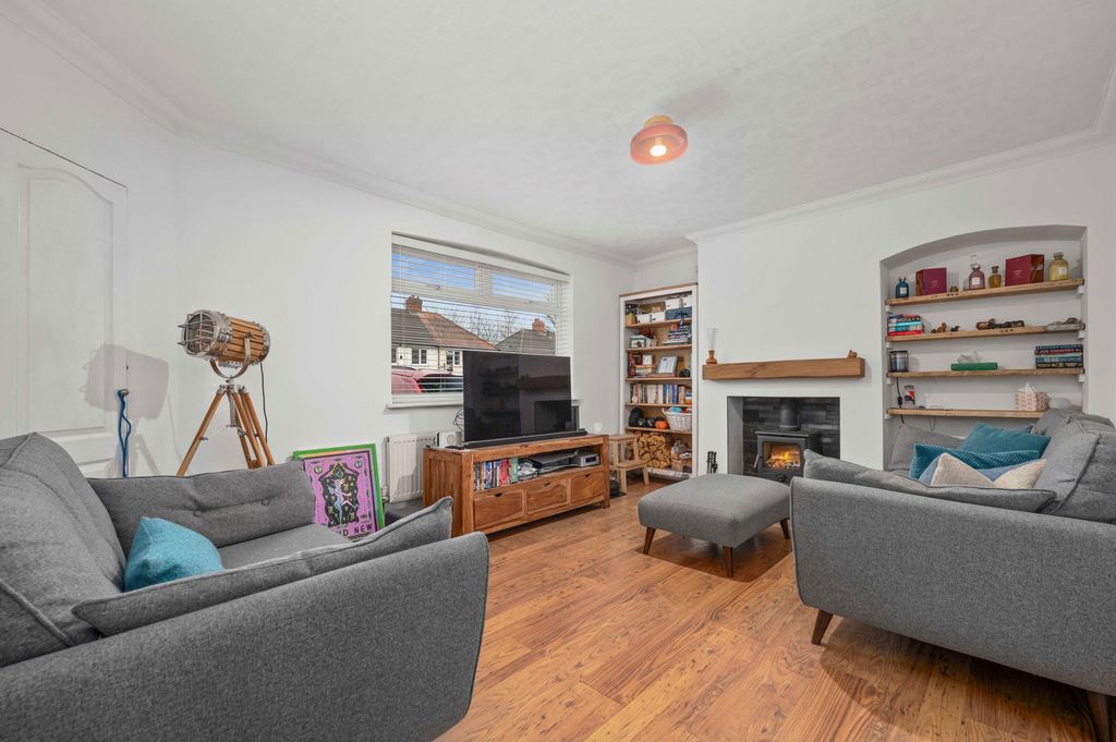 Property photo 2 of 12