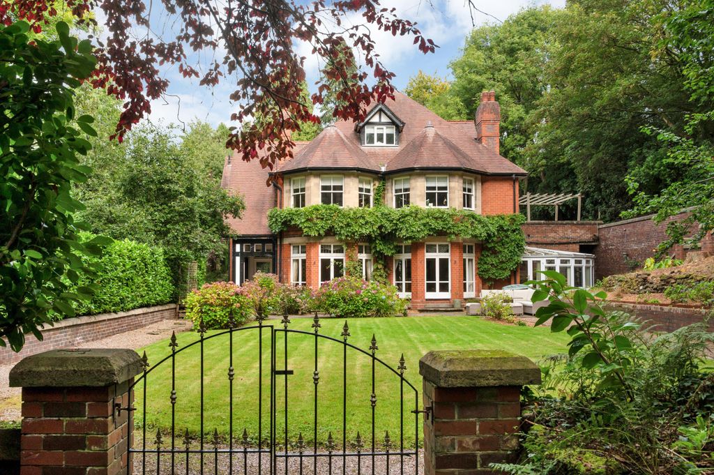 Property photo 2 of 31 Millers Folly