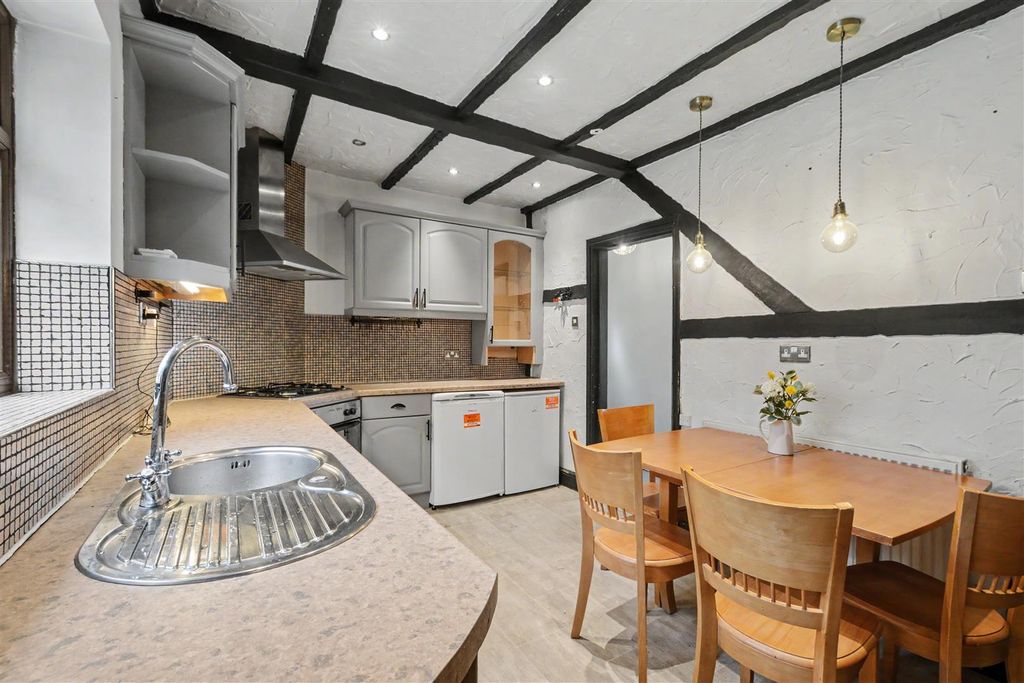 Property photo 3 of 18 Kitchen Diner