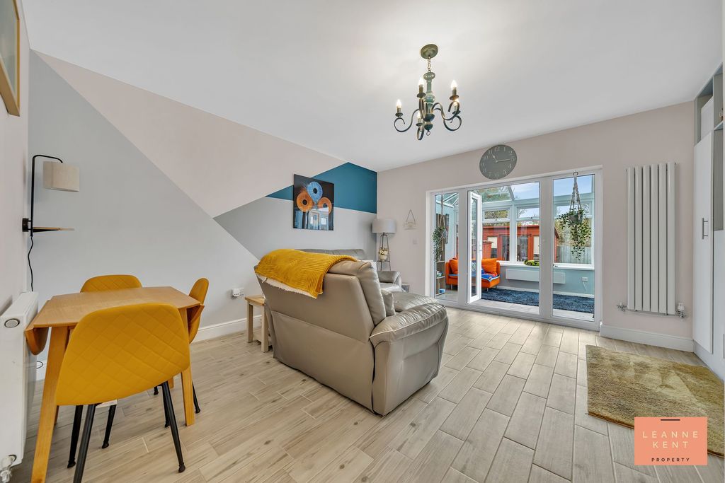 Property photo 2 of 39