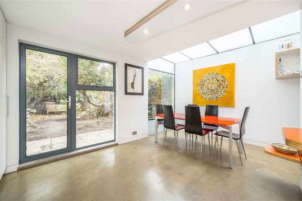Property photo 3 of 8