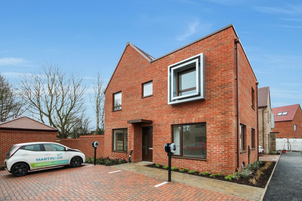 Property photo 1 of 17 Img_7541