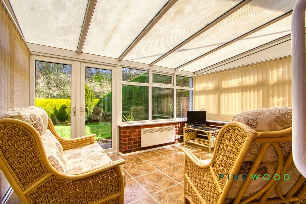 Property photo 2 of 14 Conservatory