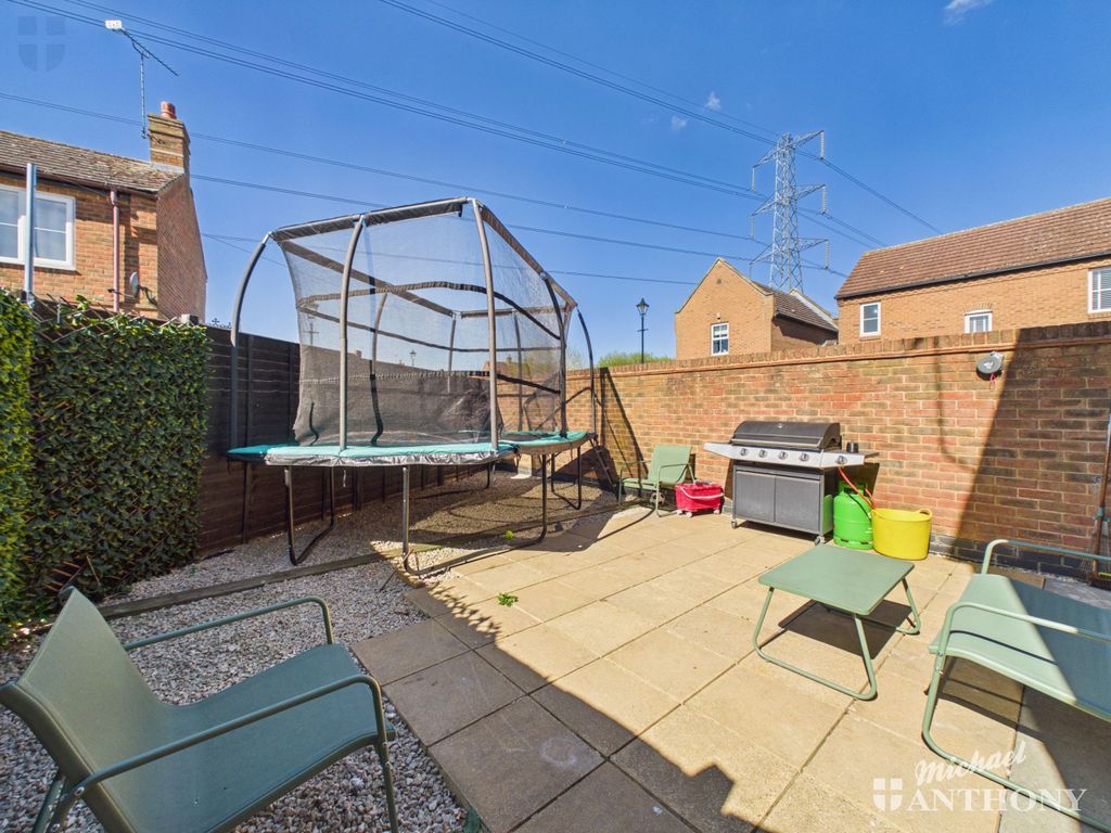 Property photo 3 of 9 Cam03218G0-Pr0989-Still001