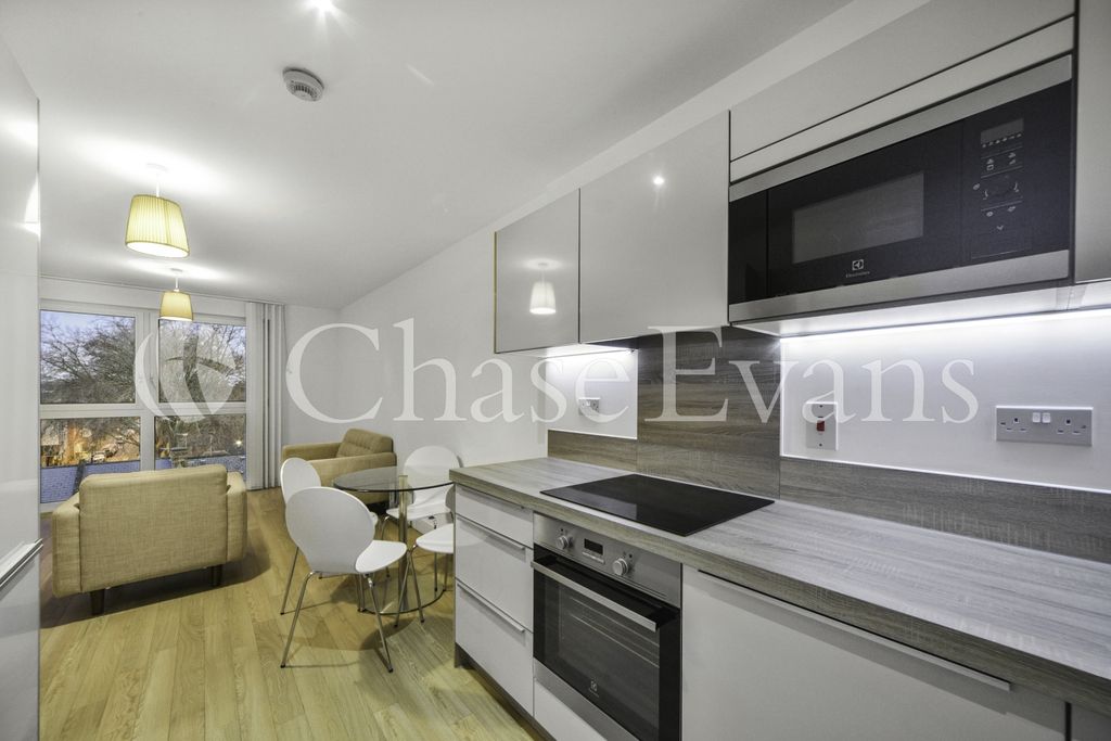 Property photo 2 of 11 Kitchen