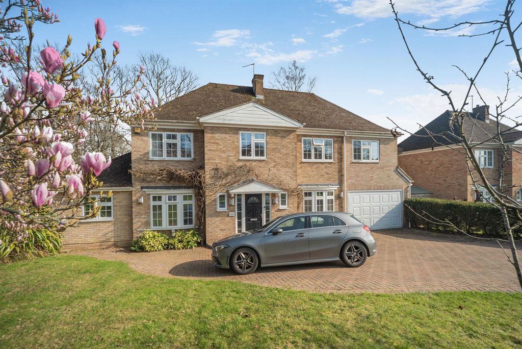 Property photo 2 of 31 8681013-Exterior11.Jpg