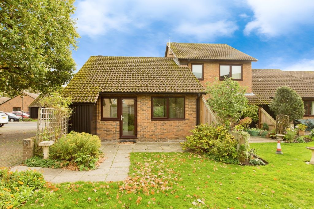 Property photo 2 of 16 Photo