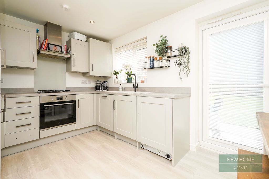 Property photo 2 of 16 Photo 11