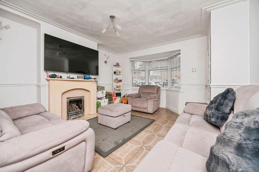 Property photo 3 of 16 Pbox-Img.Jpg