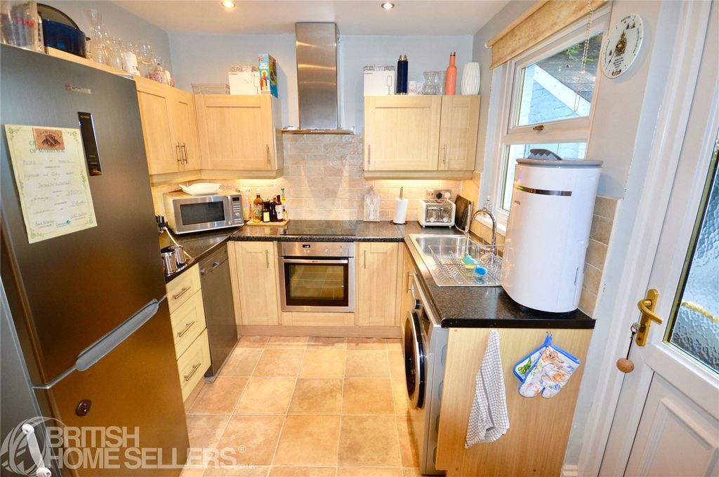 Property photo 2 of 21 Picture No. 16