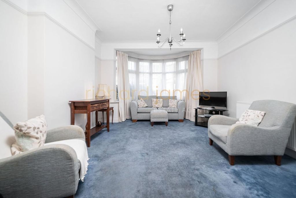 Property photo 2 of 14 W05.Jpg