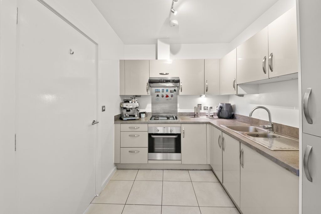 Property photo 2 of 16 Photo 7