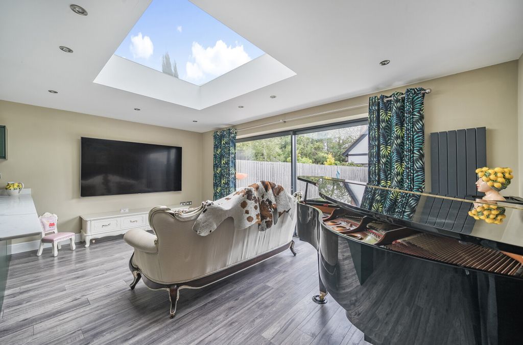 Property photo 3 of 22 1349426-21-68c80F...