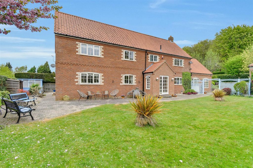 Property photo 1 of 40 Front