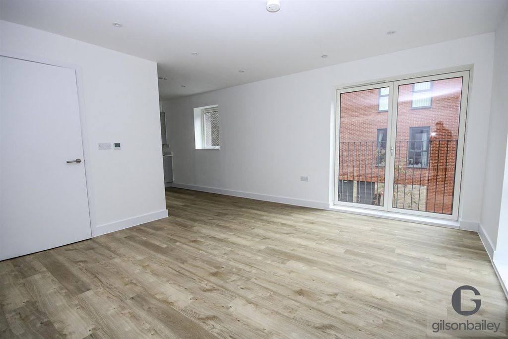 Property photo 3 of 9 4-Img_8435.Jpg