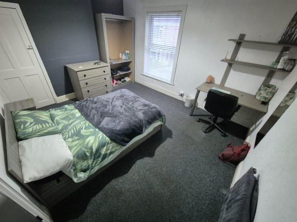 Property photo 2 of 9 Bedroom 1 (2).Jpg