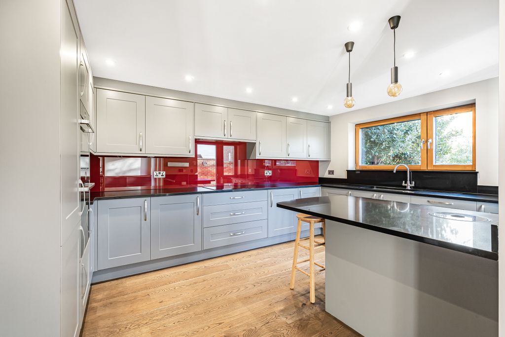 Property photo 3 of 29 3_67366.Jpg