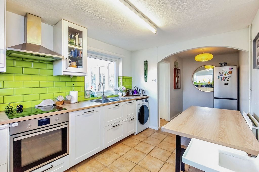 Property photo 3 of 16