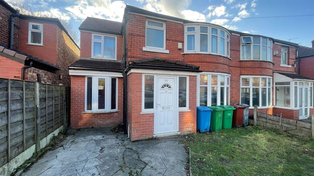 Property photo 1 of 15 Charming Semi-Detached Home With Private Drive...
