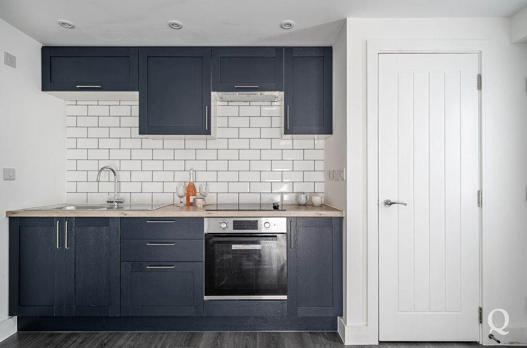 Property photo 2 of 18 636Fb0Eb-766d-45B...