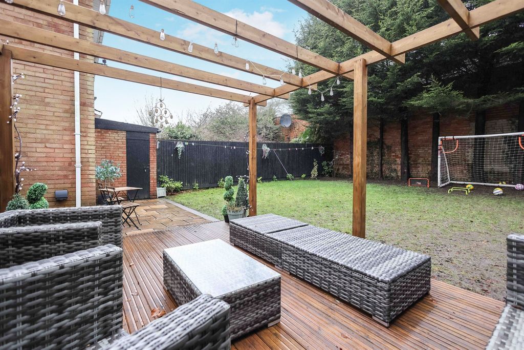 Property photo 3 of 16