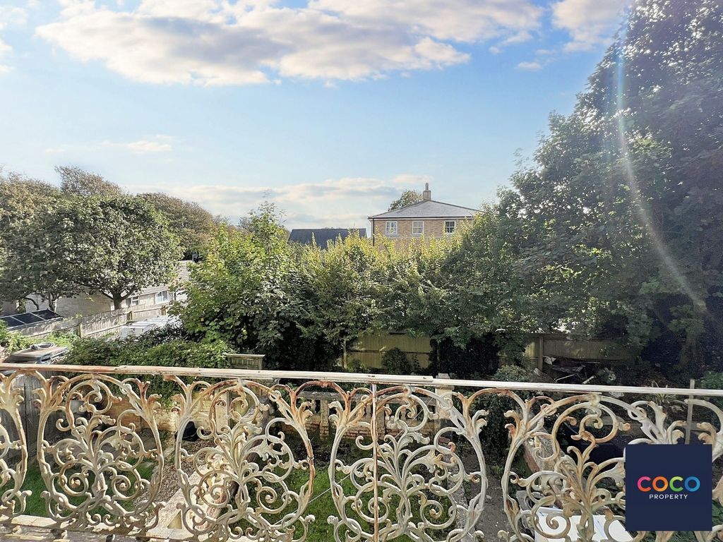 Property photo 2 of 8 4964561