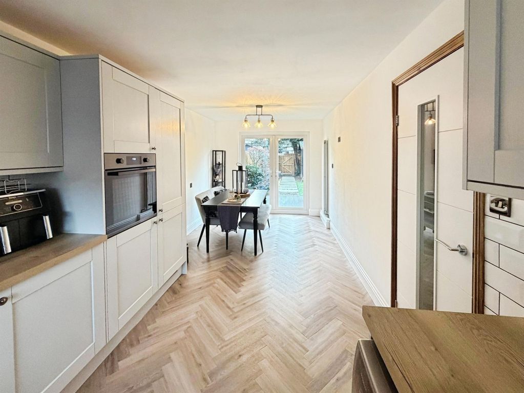 Property photo 2 of 28