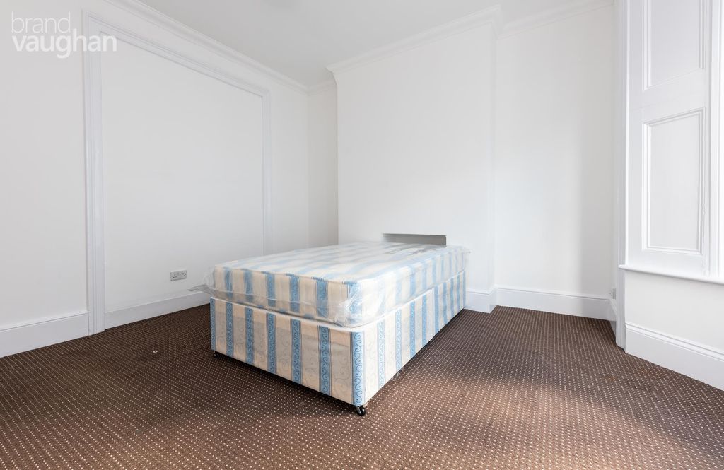 Property photo 3 of 14 Bedroom