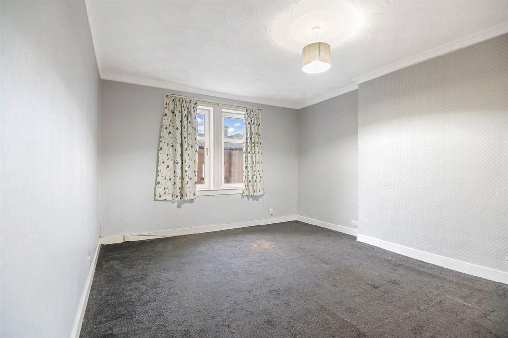 Property photo 2 of 21 Picture No. 11