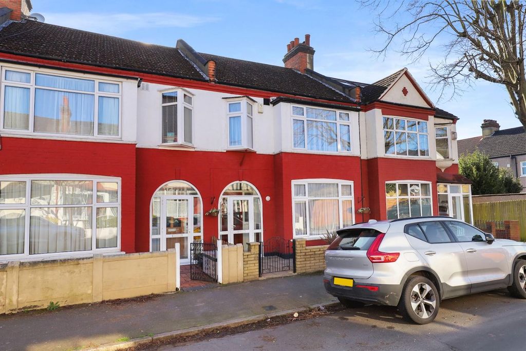 Property photo 2 of 15 15-8Fe7Jhpropwpen - 47 Clevedon Road - 45 (1)-Medi