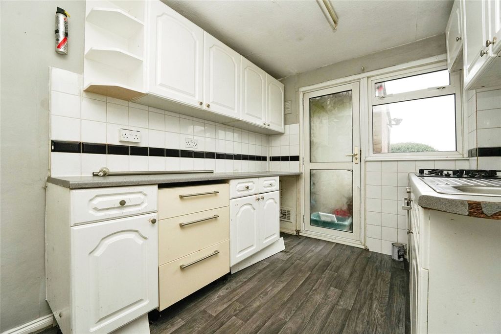 Property photo 2 of 29 Picture No. 45