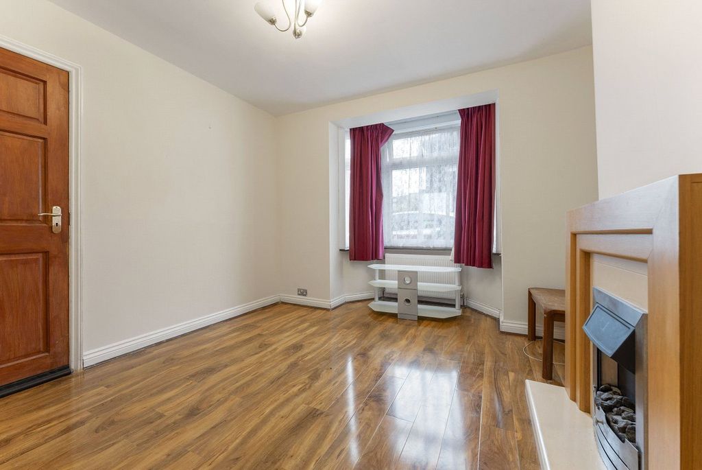 Property photo 2 of 17 Picture No. 02
