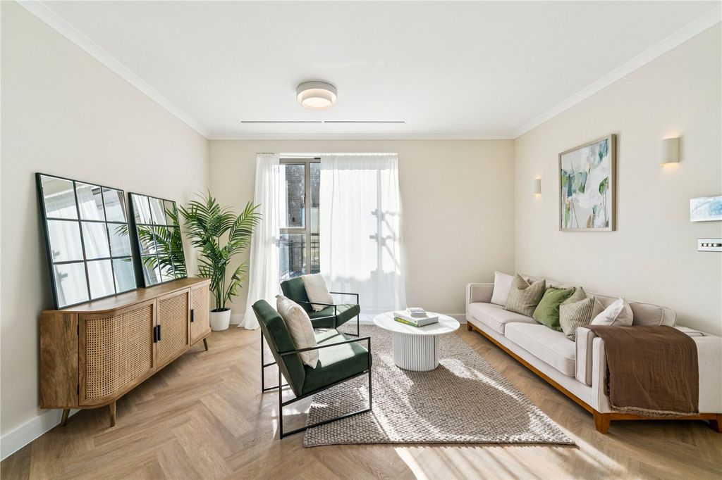 Property photo 2 of 8 Picture No. 18