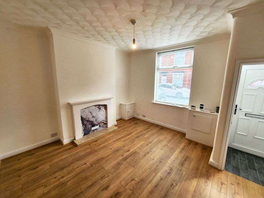 Property photo 3 of 18 Gallery