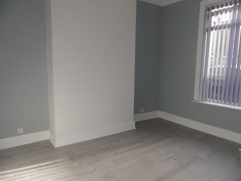 Property photo 3 of 8 Photo 5