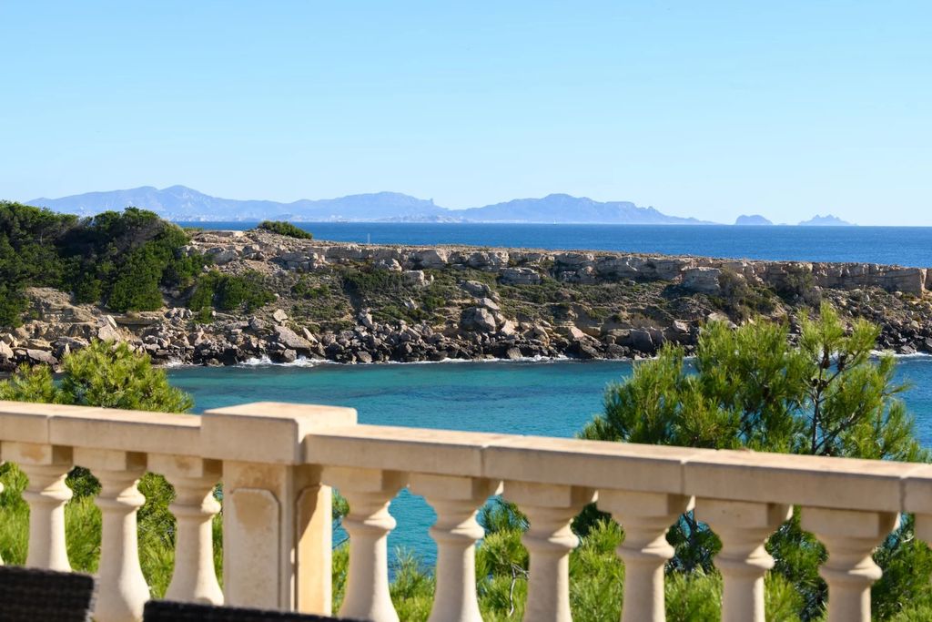 Property photo 2 of 24