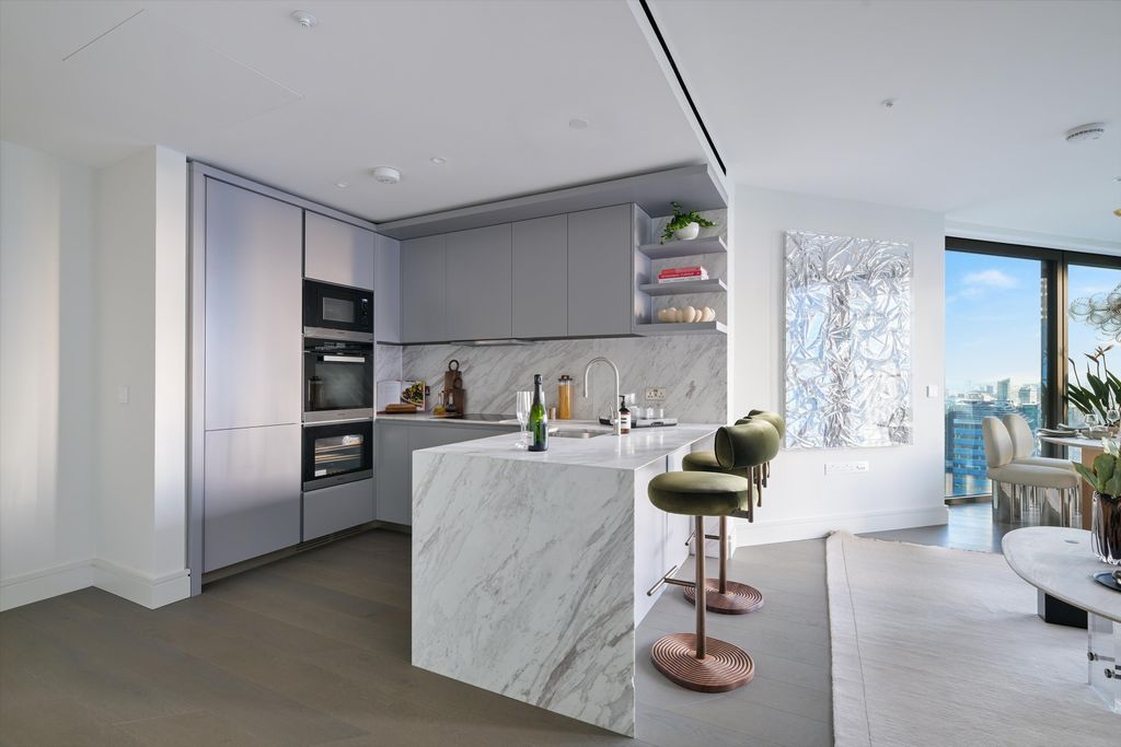 Property photo 3 of 20 Image